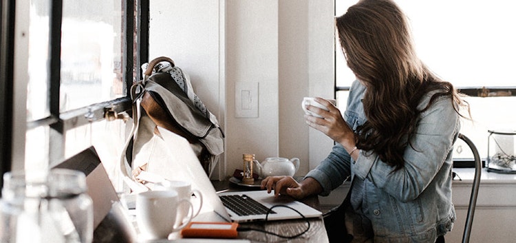 Bạn ghét công việc hiện tại, nhưng không thể nghỉ việc