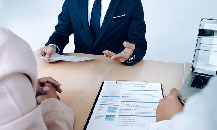 Nhảy việc vào cuối năm liệu có NÊN hay KHÔNG ?