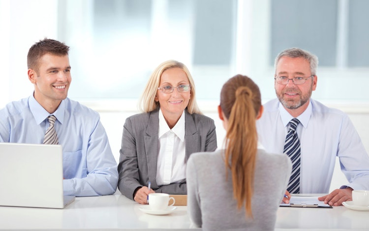 Trình bày thông tin cá nhân của bạn cho nhà tuyển dụng