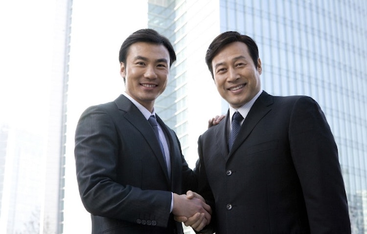 Nguyên tắc vàng để tạo mối quan hệ tốt với đồng nghiệp